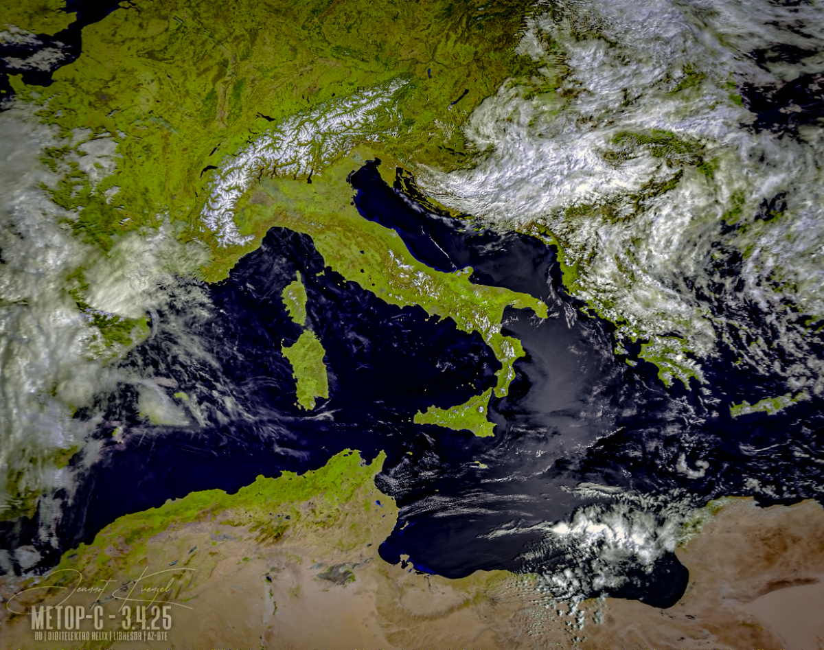 4.25 MetOpB avhrr 3 rgb AVHRR 3b45 IR False Color corrected